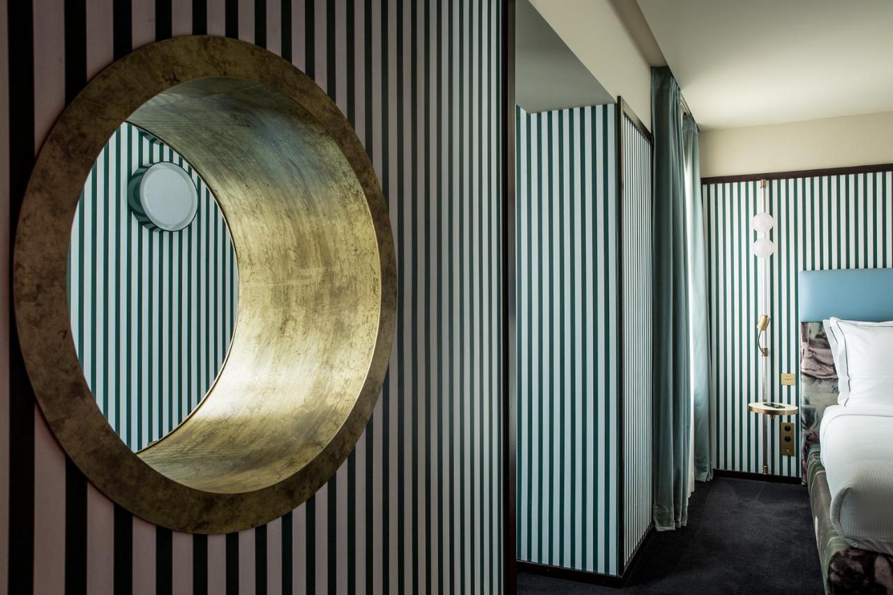 Hôtel du Rond-point des Champs-Élysées - Esprit de France Parigi Esterno foto